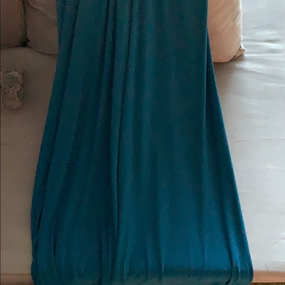 Beautiful turquoise dress - Picture 3 of 4